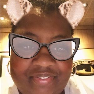 Meet your Posher, Valerie