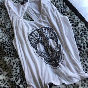 Skull print crop top.