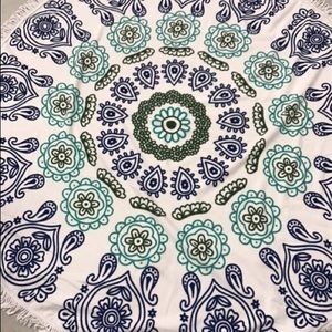 Darling round beach towels