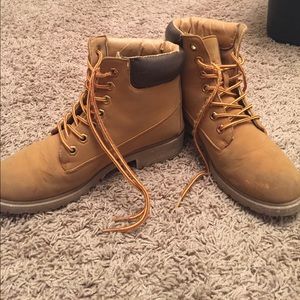 Women's hiking boots!