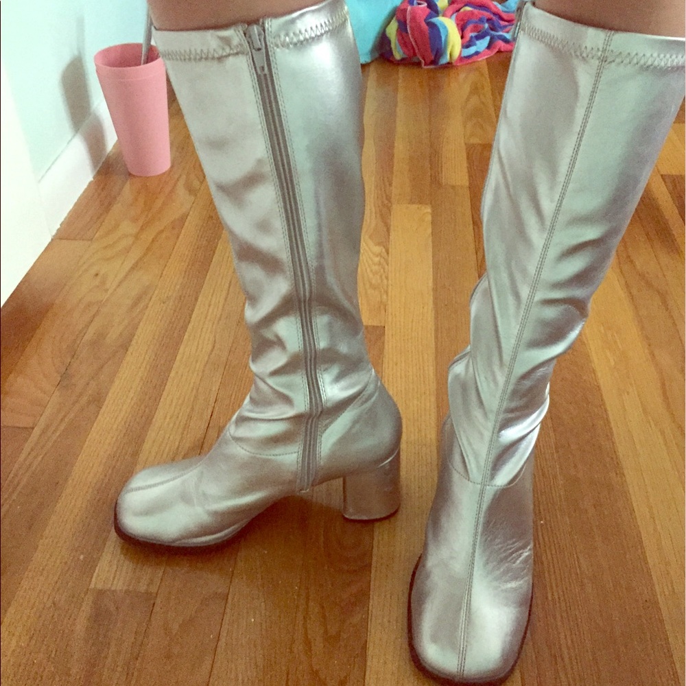 Silver high boots heel