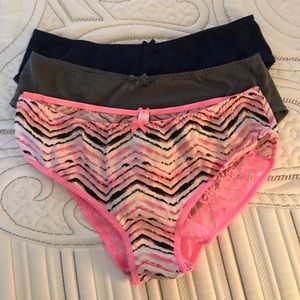 Victoria's Secret Low Rise Hipster- 3 pairs