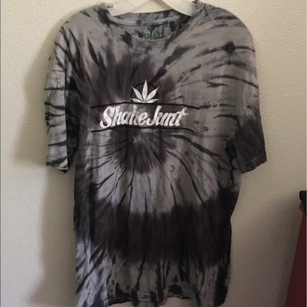 Shake Junt Mary Jane T-Shirt
