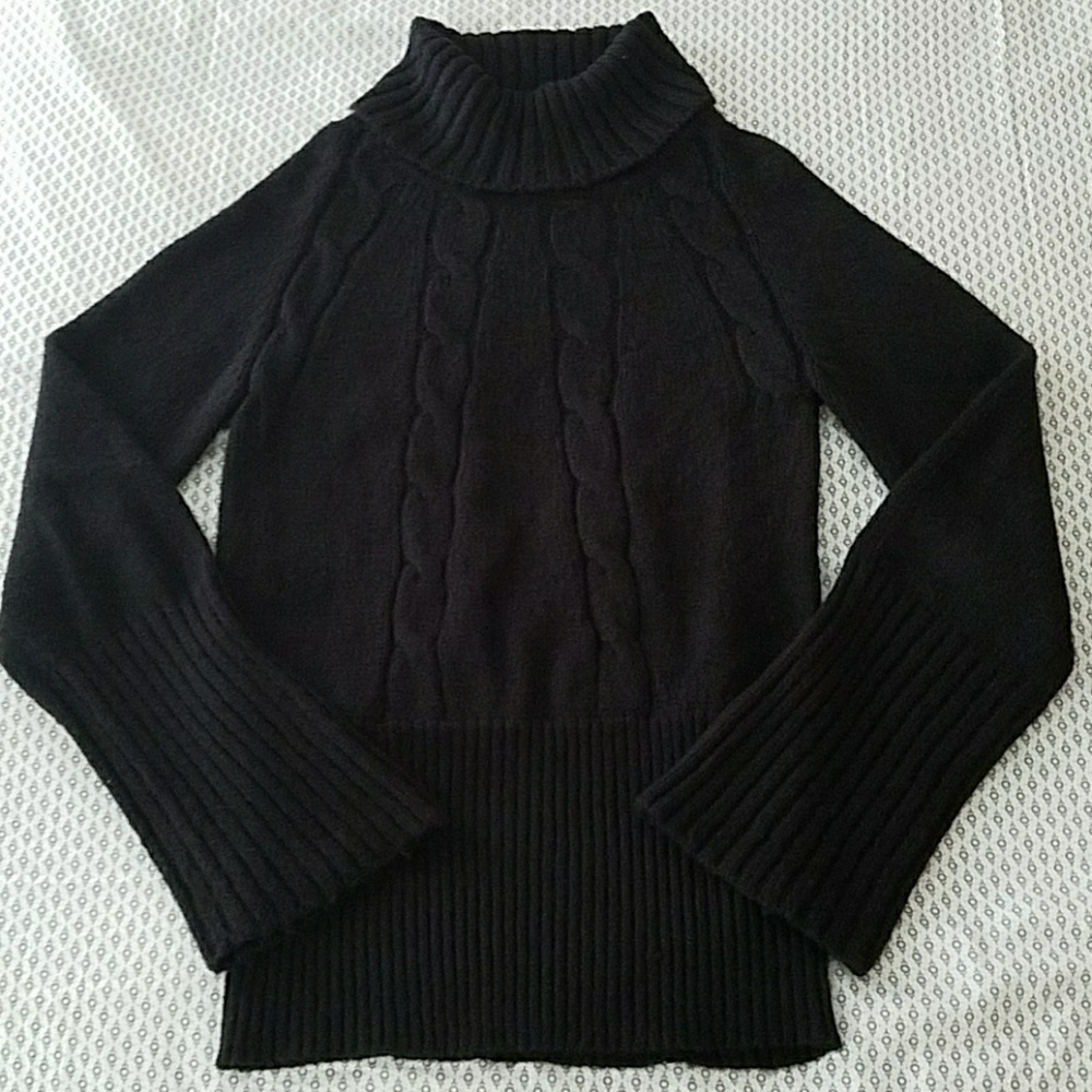 NWOT Nine West black bell sleeve sweater