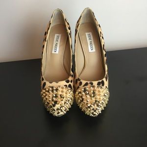 Steve Madden Leopard Spike Pump