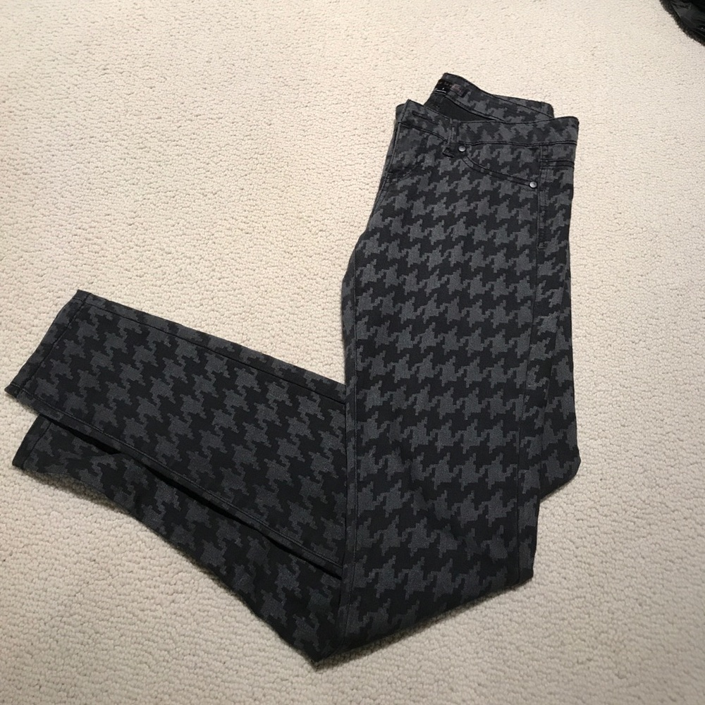 Patterned jeans