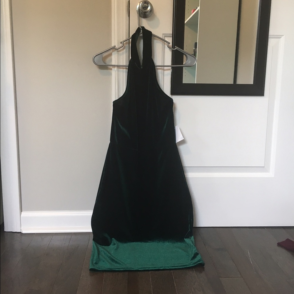 emerald green velvet bodycon dress