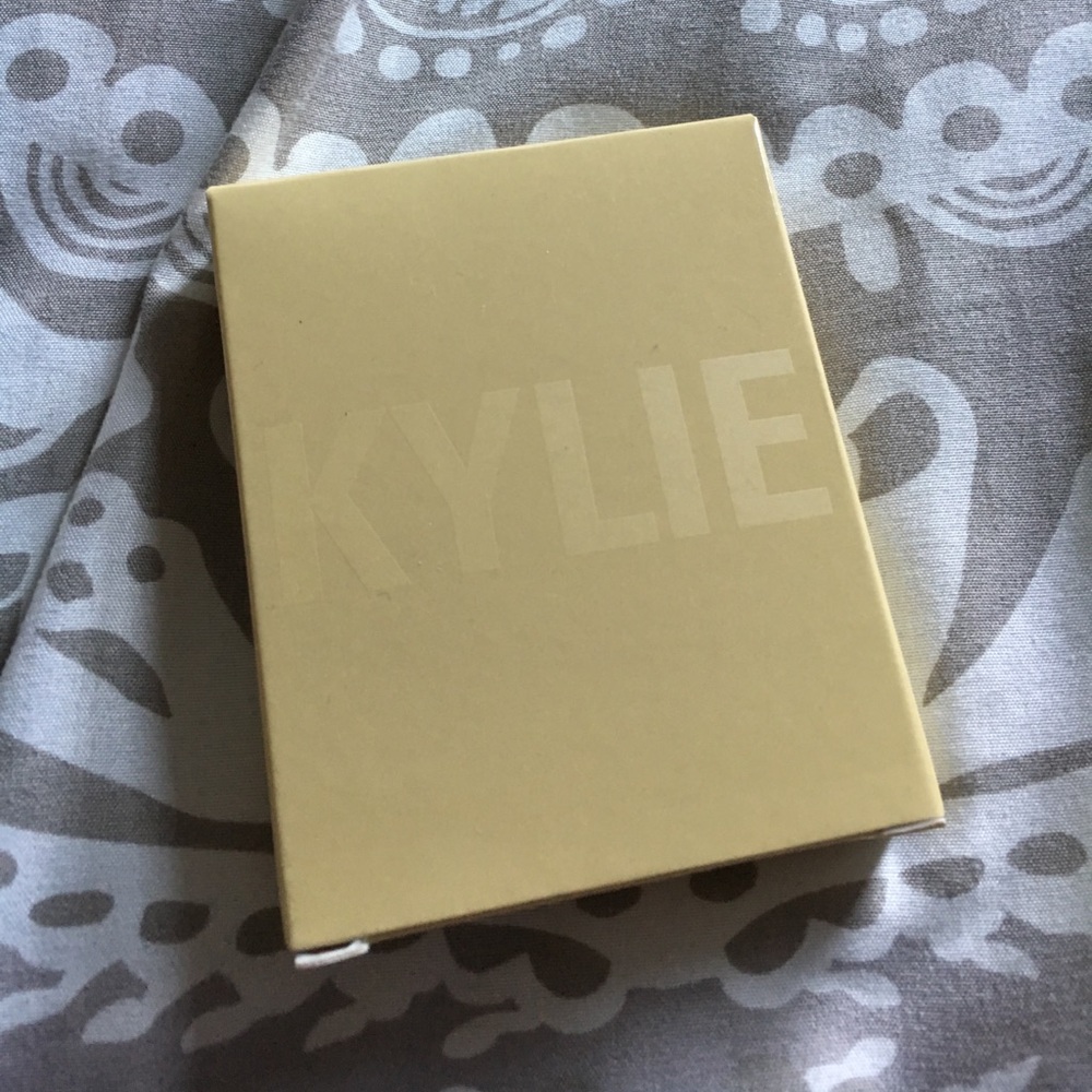 Kylie Jenner Banana Split Highlighter