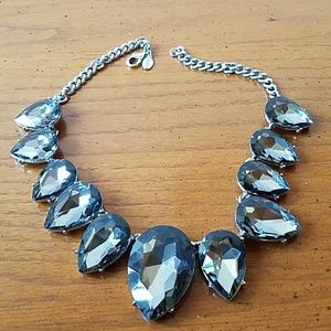 Express statement necklace