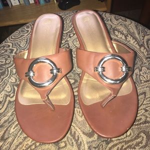 Mootsies tootsies sandals NWOT