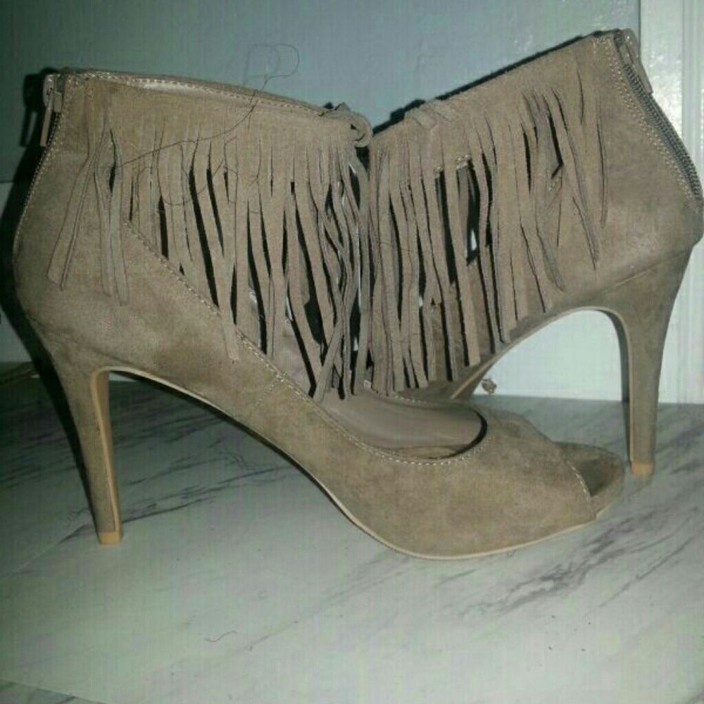 Fringed heels