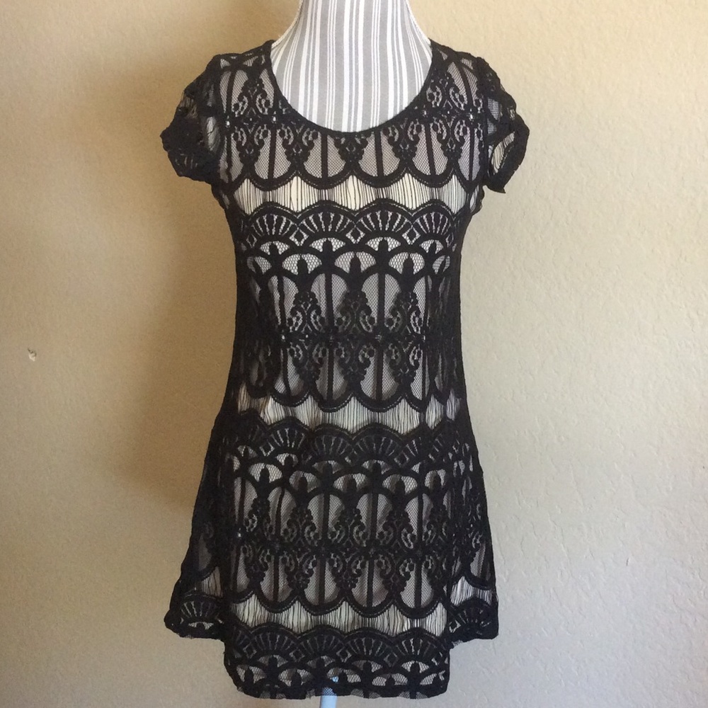 Black Cream Lace Trimmed Shirt Dress