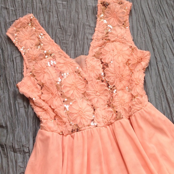 Emerald Sundae Dresses & Skirts - Party dress peach sleeveless sequins flare new 13