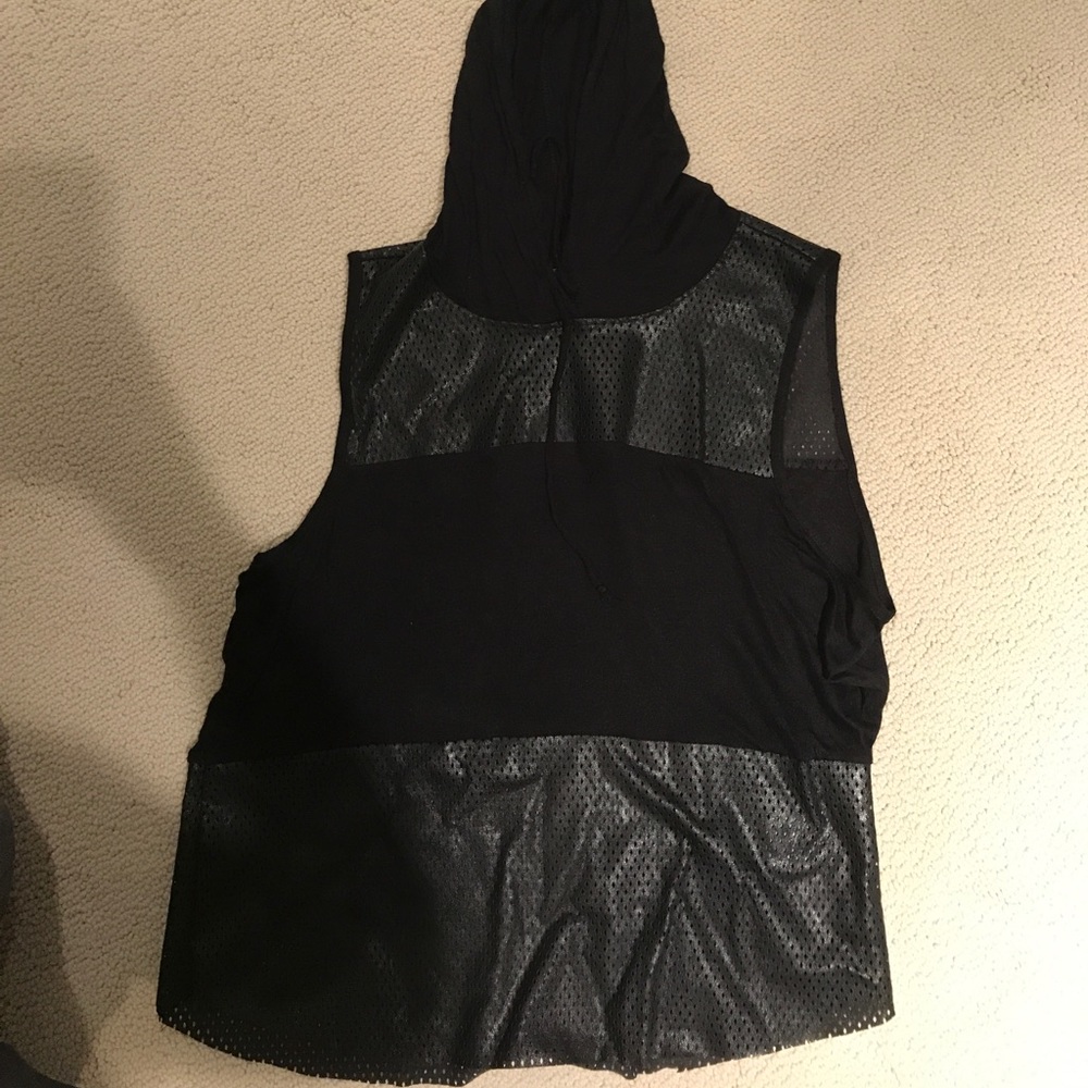 Mesh tank