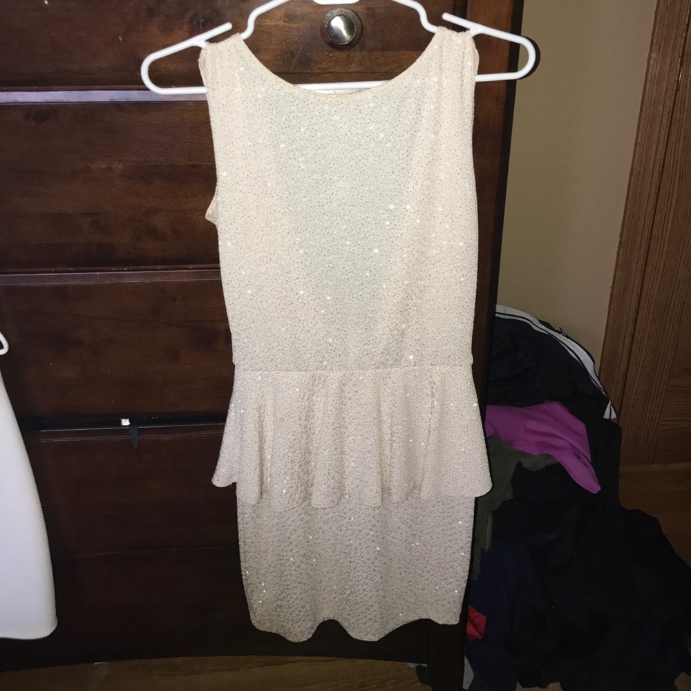 Champagne color sparkly backless dress NEVER WORN