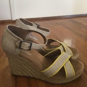 TOMS Wedges Size 7