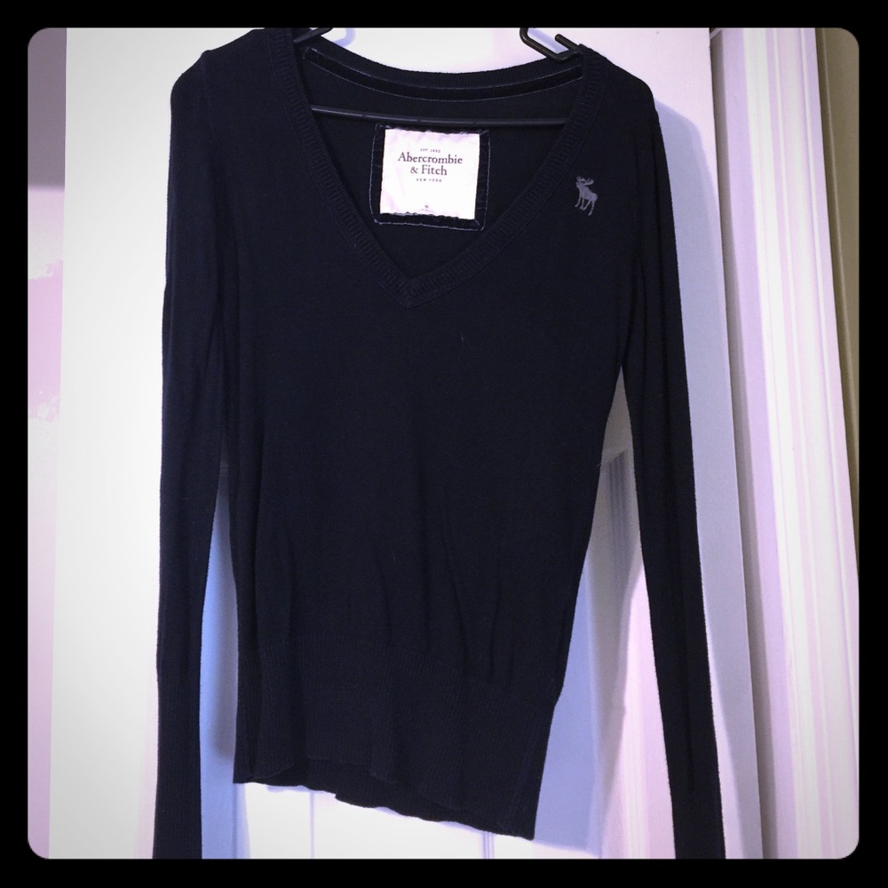 Women's soft navy Abercrombie & Fitch sweater