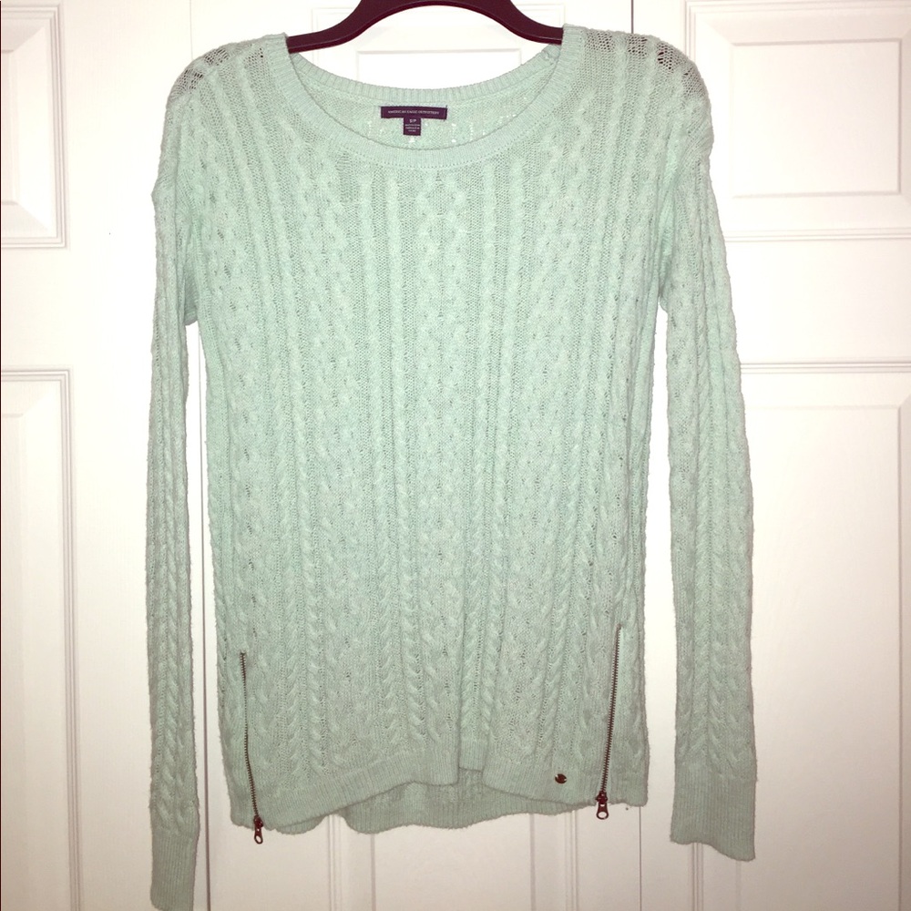 American Eagle Sweater