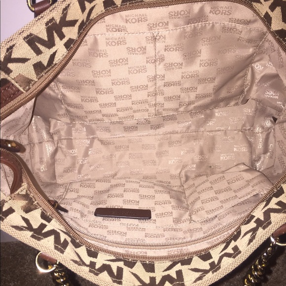 Micheal Kors hand bag - Picture 6 of 6