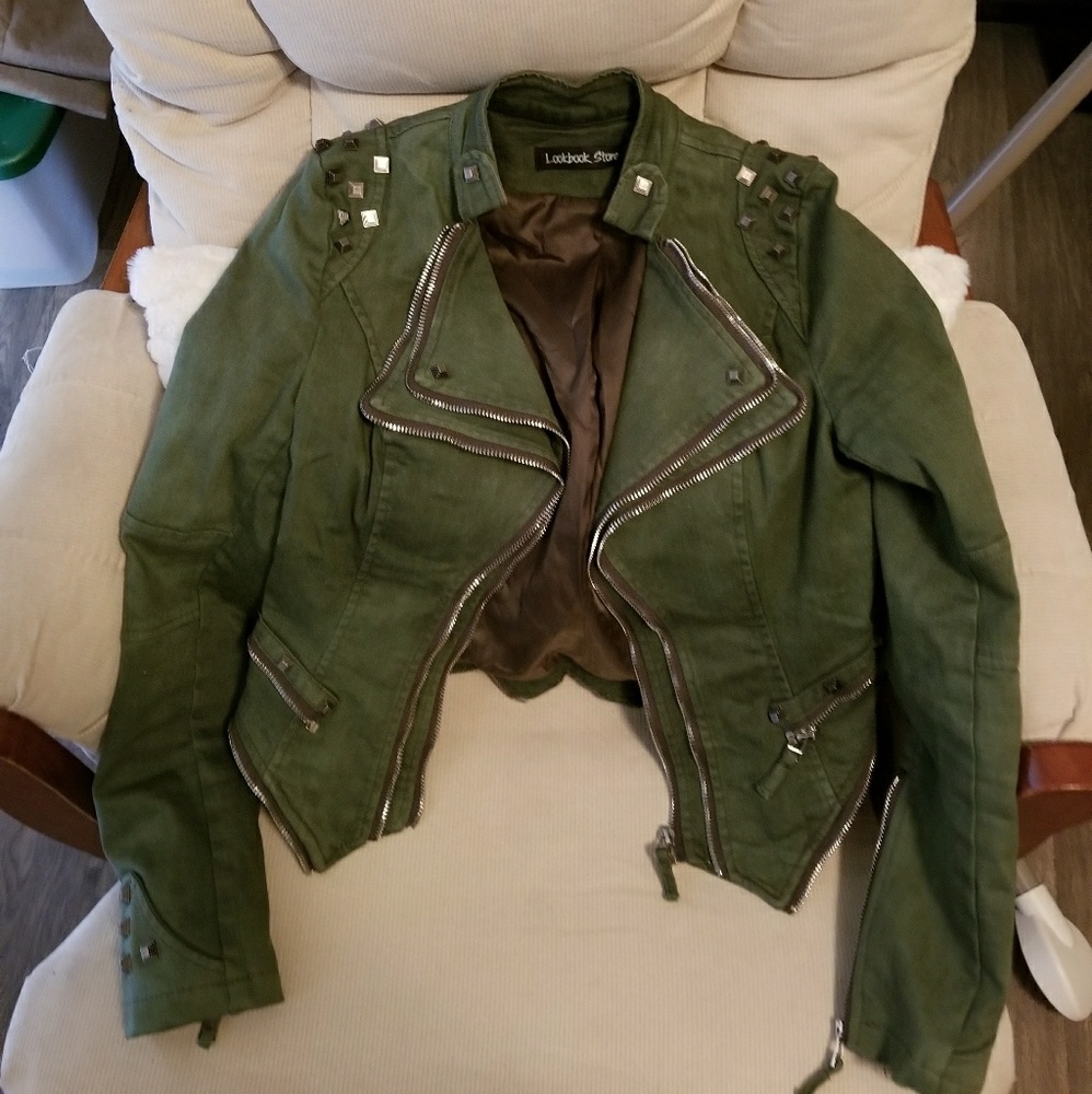 Absolutely GORGEOUS 😍 Lookbook Store brand Jacket