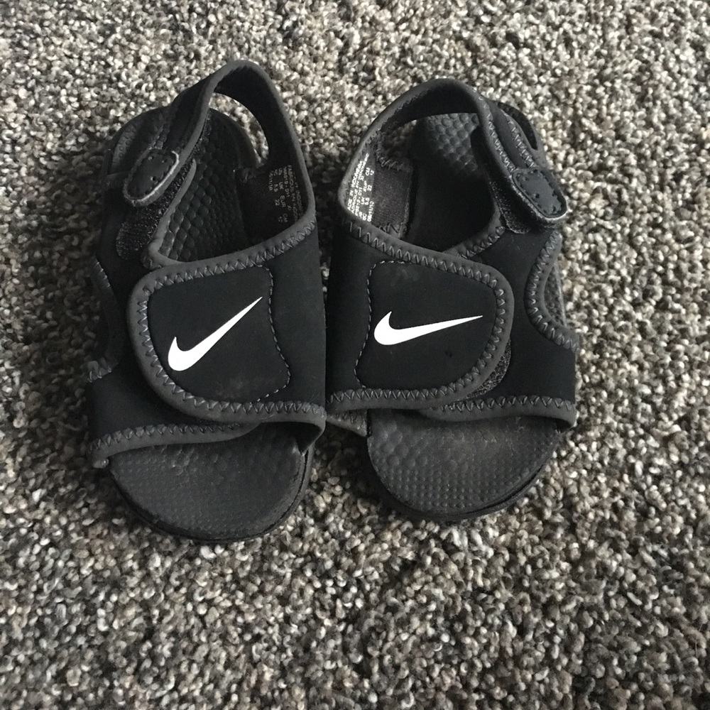 Nike toddler sandals