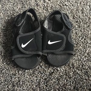 Nike toddler sandals