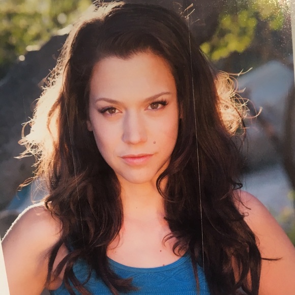 Meet your Posher, Emily - Picture 1 of 1