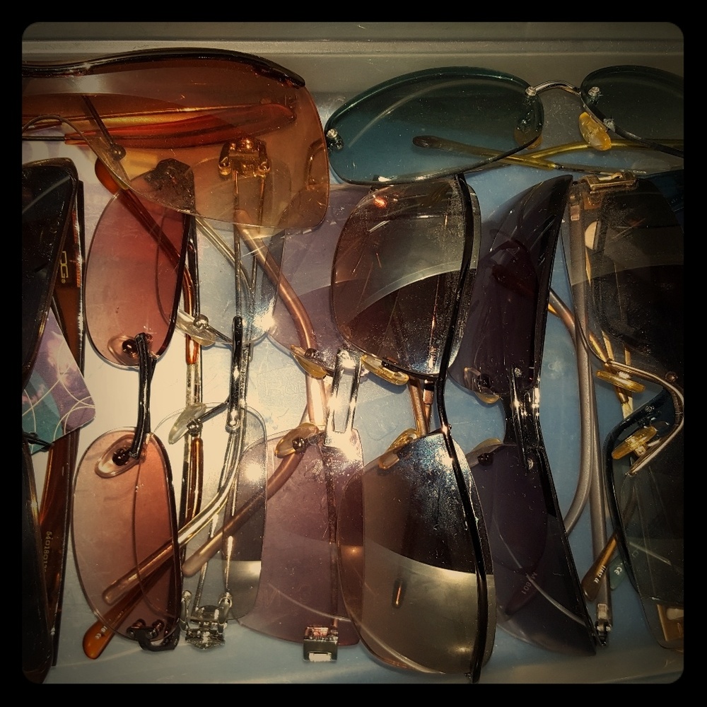 ASSORTED SUNGLASSES