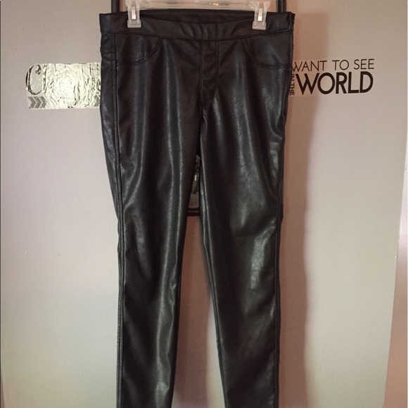 H&M Black Faux Leather Pants - Picture 1 of 3
