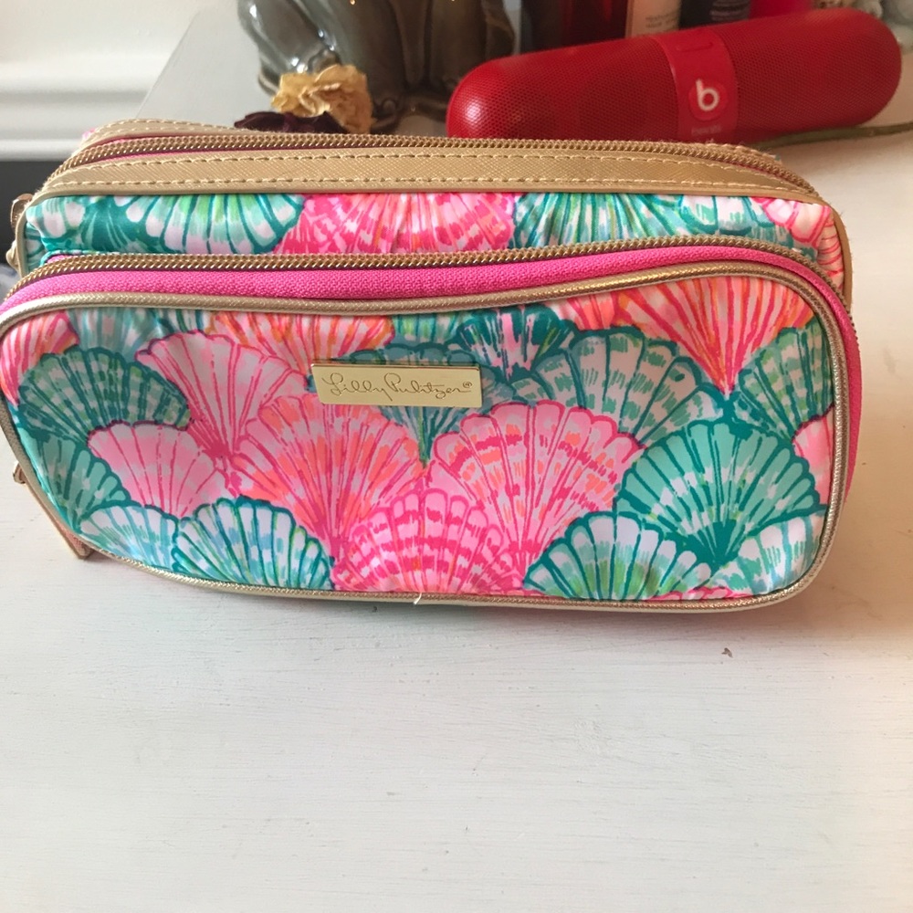 RARE OH SHELLO MAKEUP BAG LILLY PULITZER