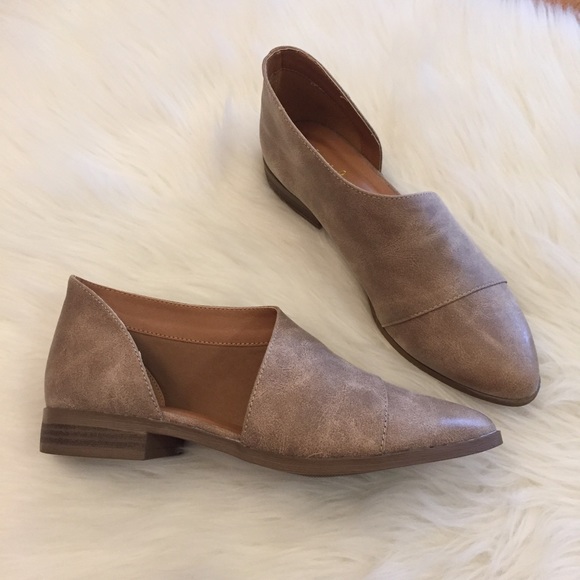 •LAST 1• Royalty' Distressed Pointy Toe Boot - Picture 4 of 8