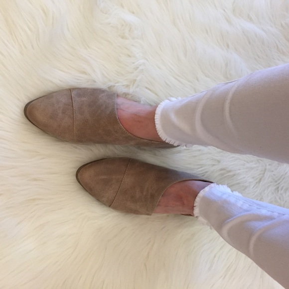 •LAST 1• Royalty' Distressed Pointy Toe Boot - Picture 2 of 8