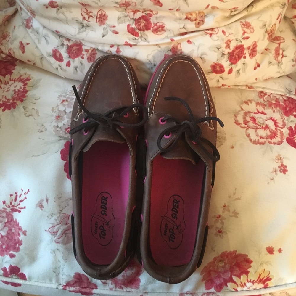 Sperry topsiders in chocolate with pink bottoms