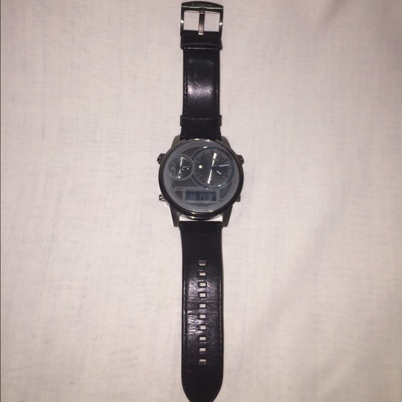 EXPRESS LEATHER WATCH - Picture 3 of 8