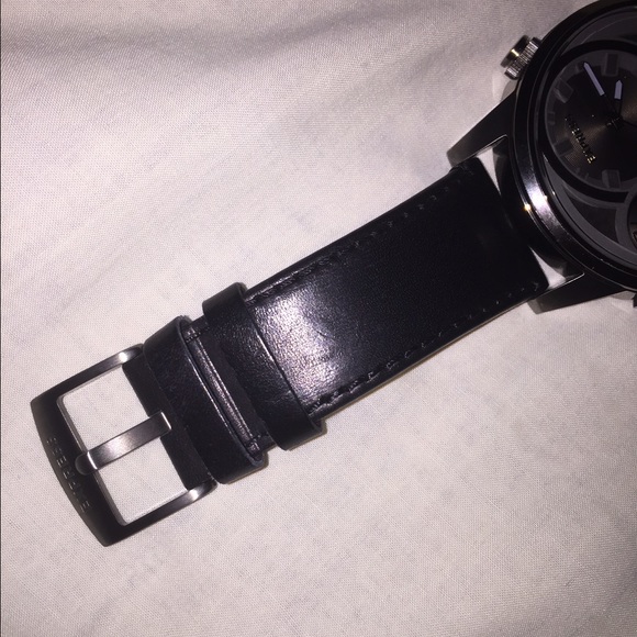 EXPRESS LEATHER WATCH - Picture 4 of 8