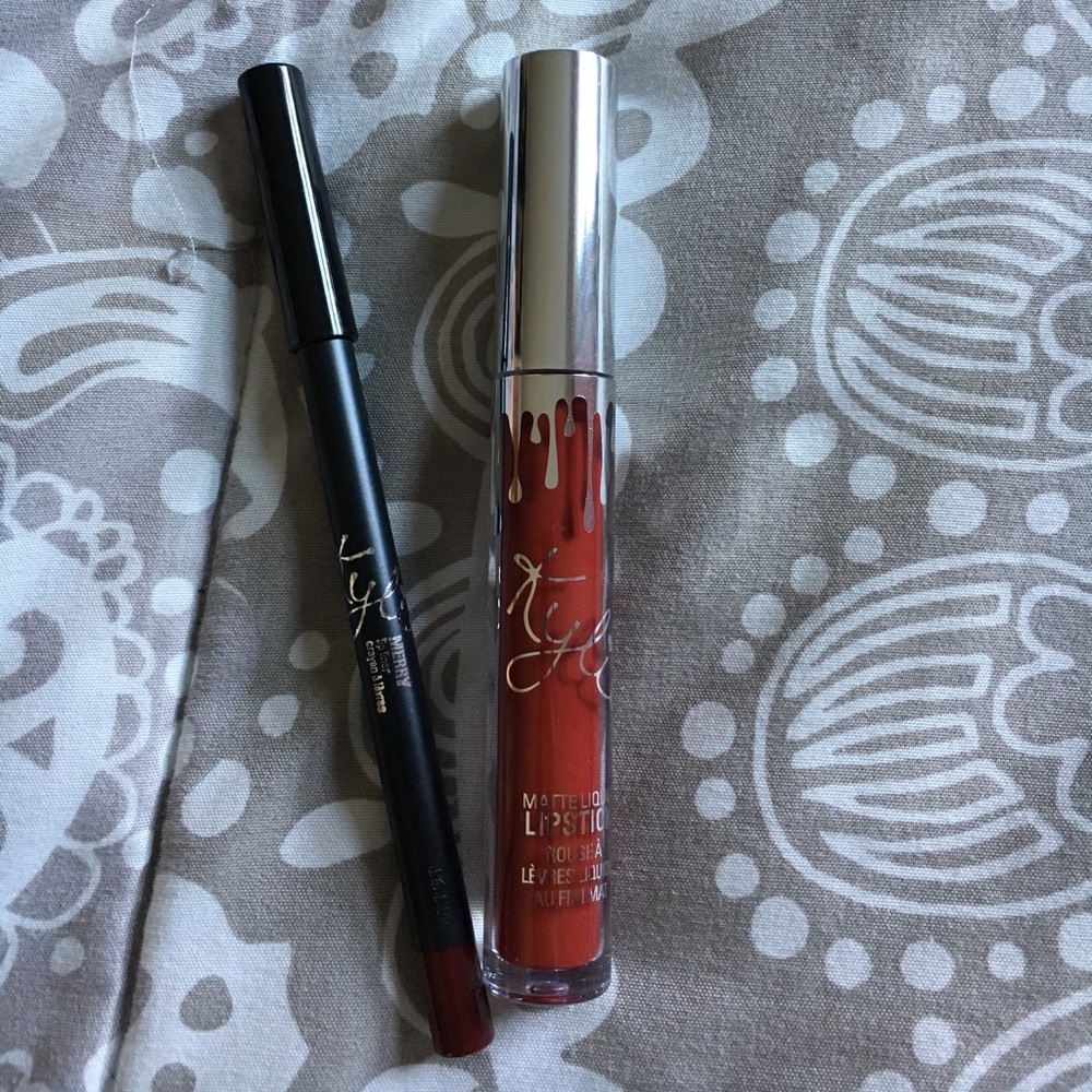 Kylie Jenner holiday edition merry Lipkit