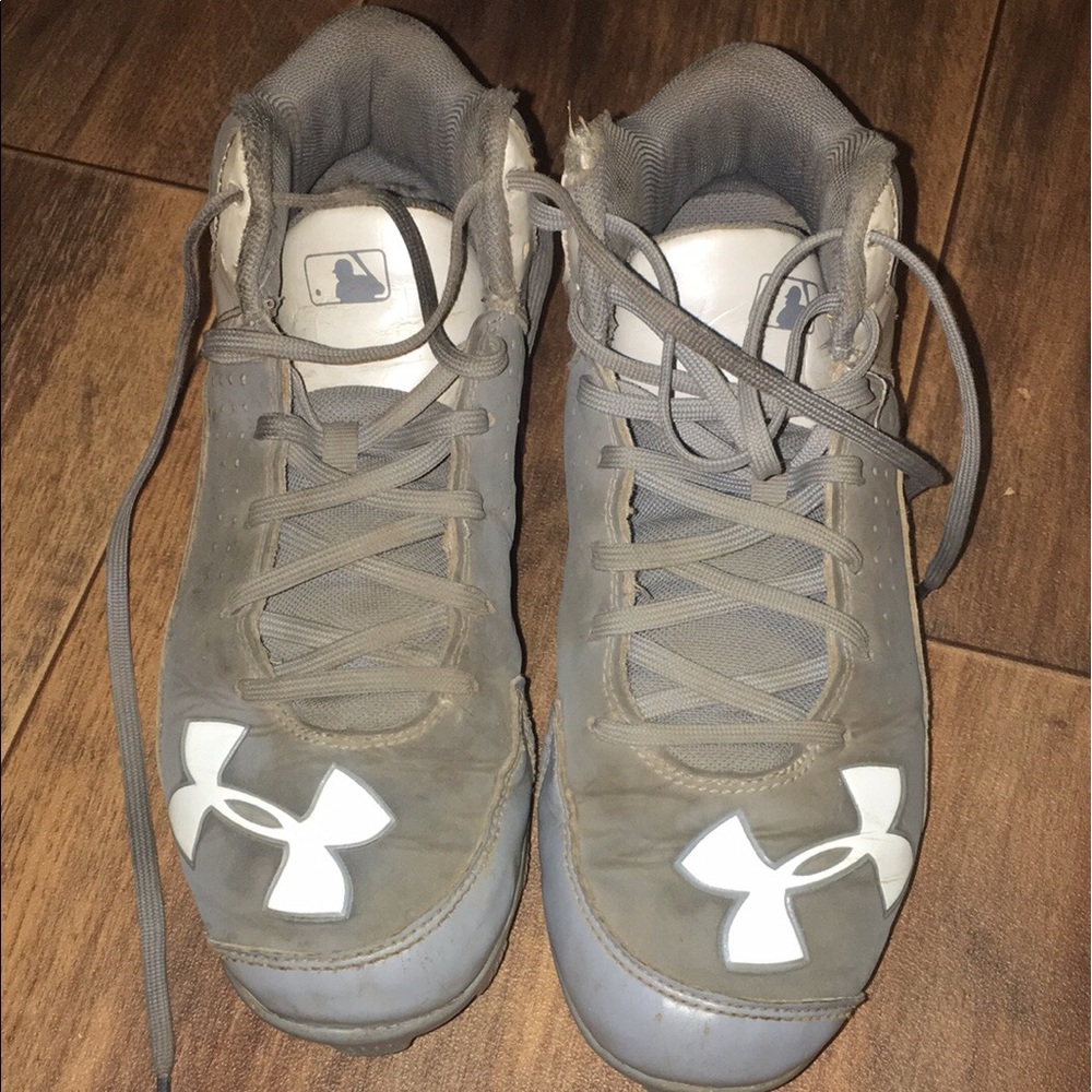 Boys size 4 under armor cleats