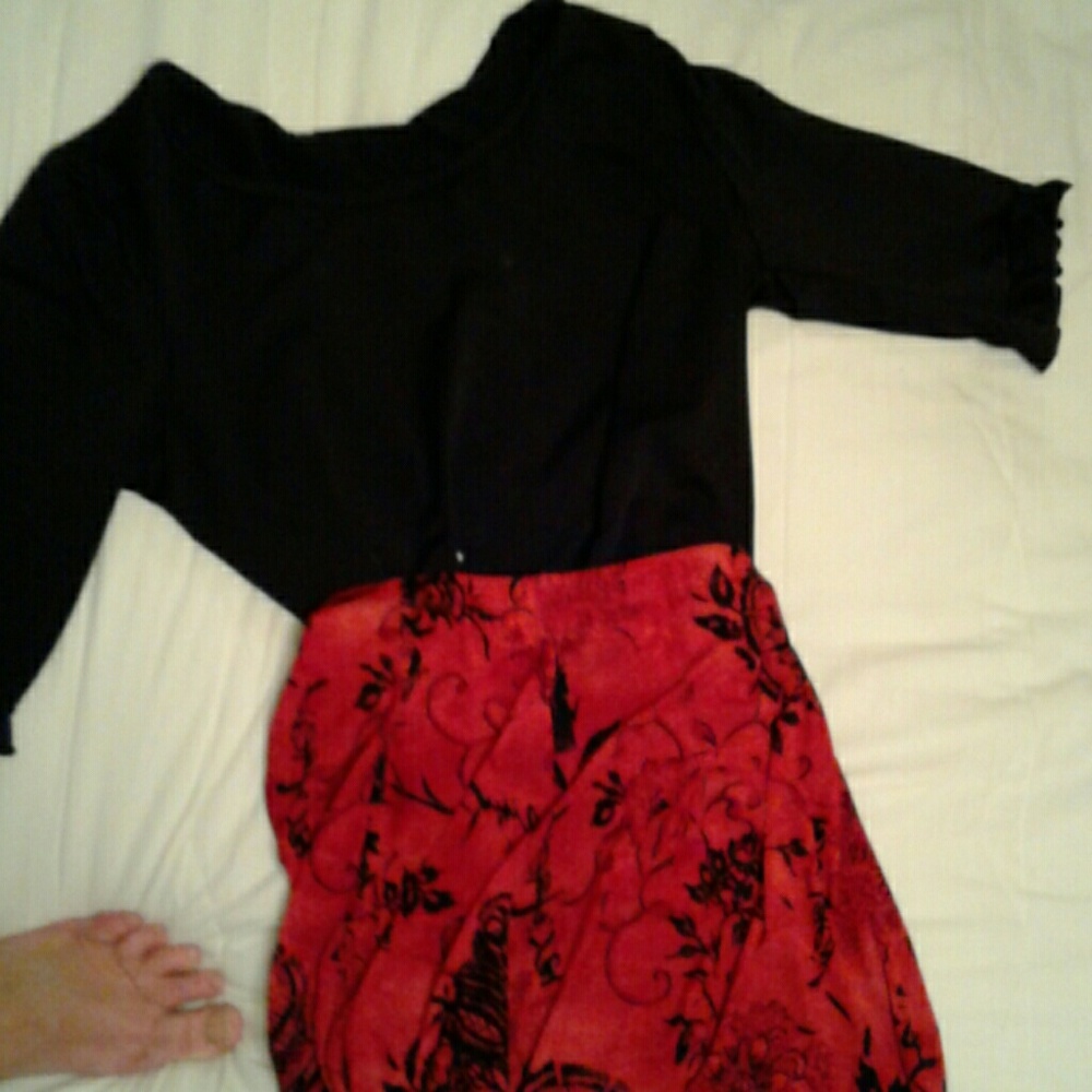 "Chicos"  Red and Black maxi free shirt included!