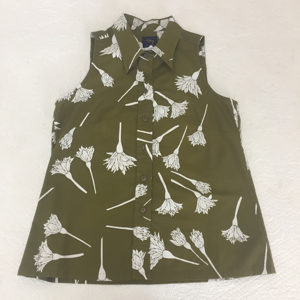Sig Zane Button Front Sleeveless Top in Olive