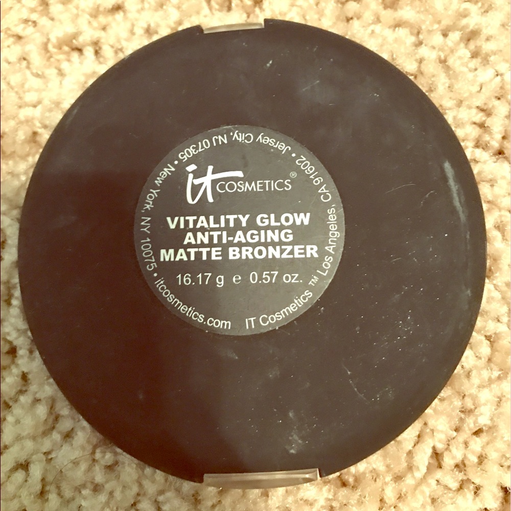 It cosmetics bronzer anti aging matte