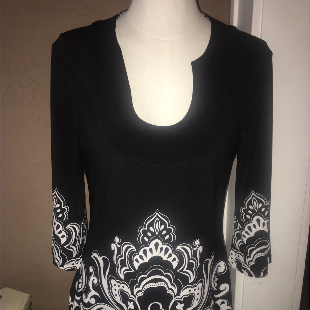 White House/ Black Market tunic