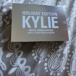 Kylie Jenner mini matte lipstick set