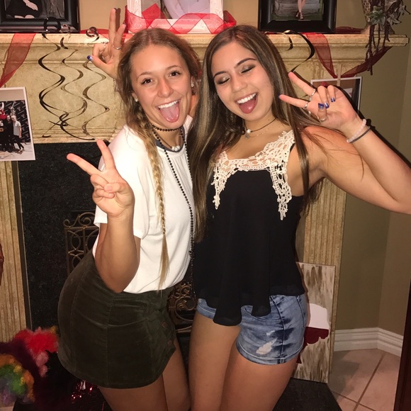 Meet your Posher, Caroline - Picture 1 of 1