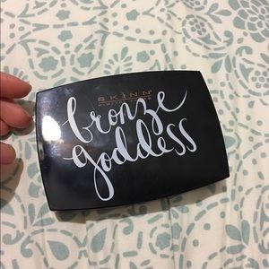 Skinn's Bronze Goddess Shade & Blush Palette