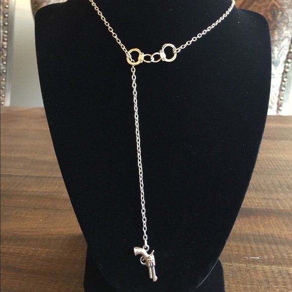 🌼 Gun drop charm necklace hand cuffs western - Picture 2 of 4