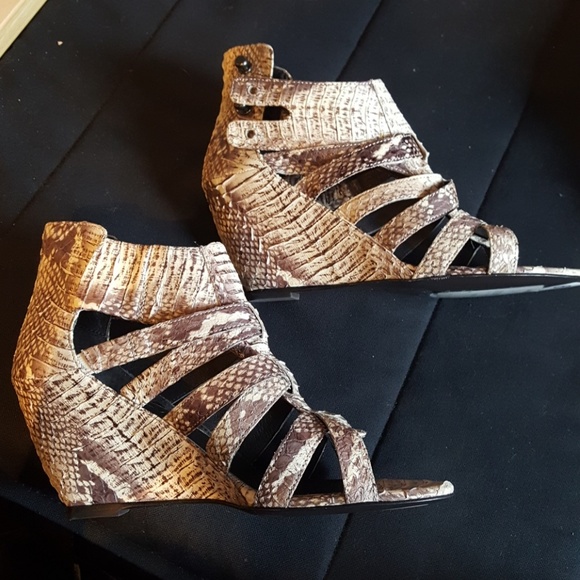 Elizabeth and James snakeskin pattern wedges - Picture 1 of 4
