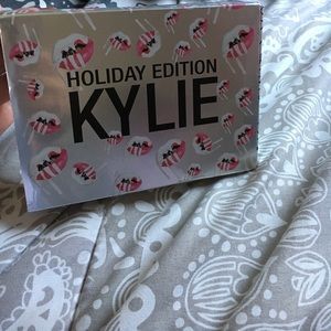 Kylie Jenner lipstick vault
