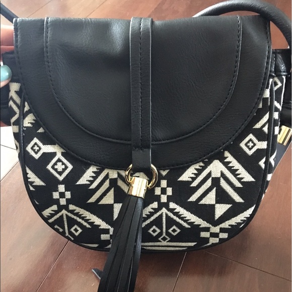 NWT Tribal Black/white INC Handbag - Picture 6 of 8
