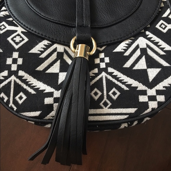 NWT Tribal Black/white INC Handbag - Picture 7 of 8