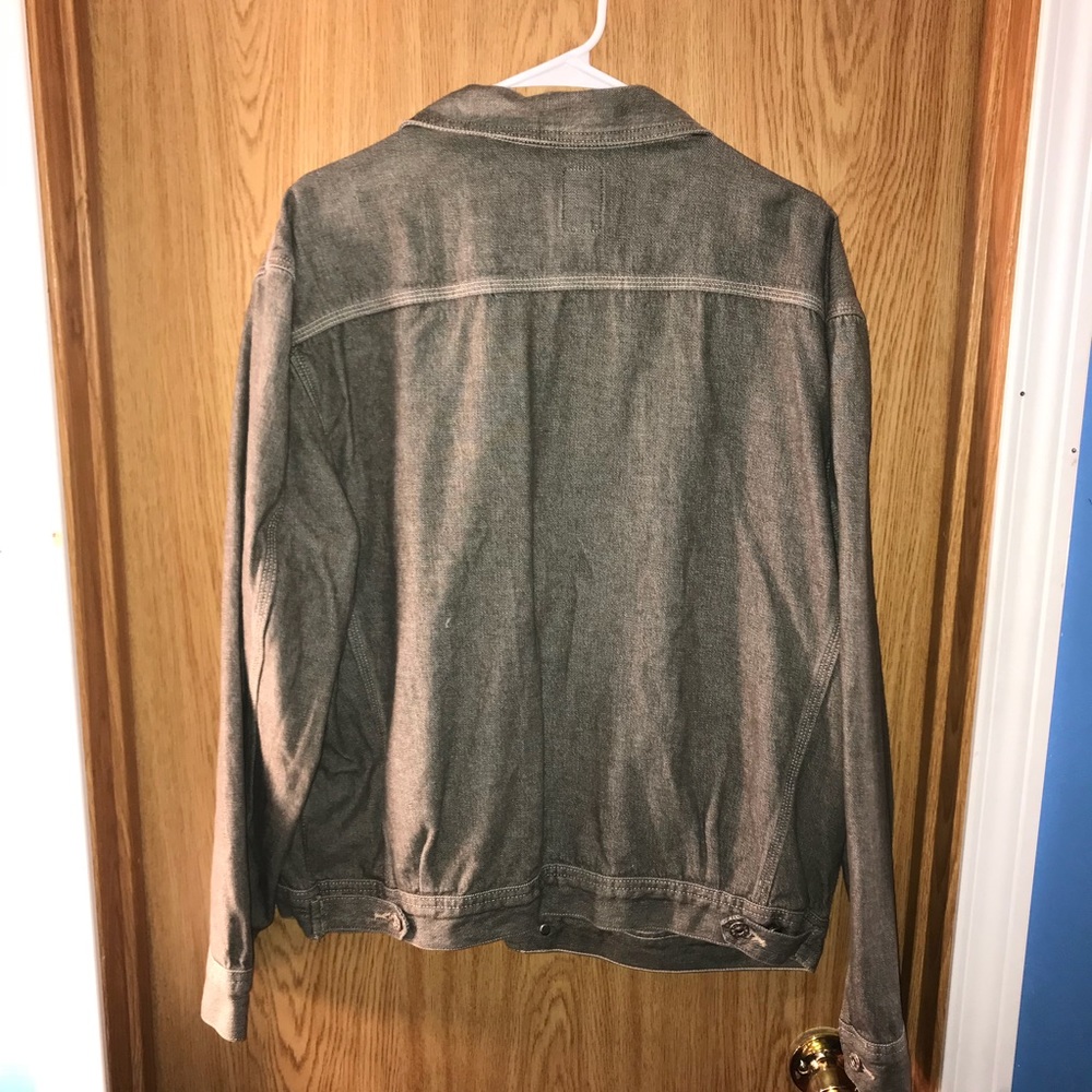 Guess - Picture 3 of 5